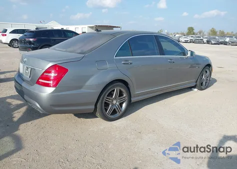2012 Mercedes-Benz S 550 из США, поврежденный, VIN WDDNG7DBXCA468652